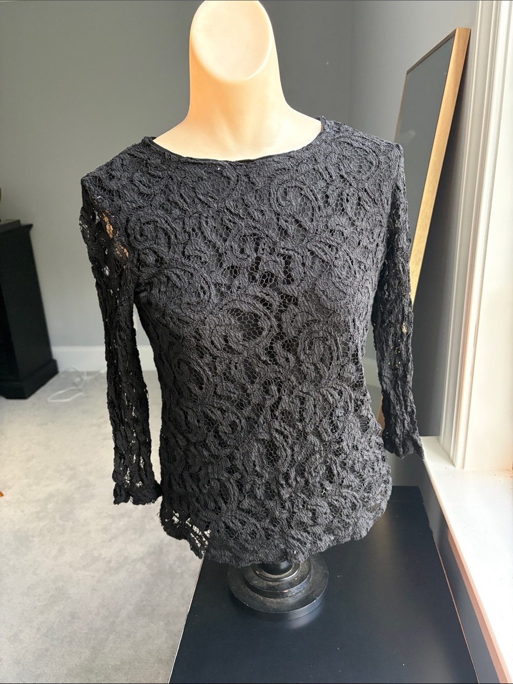 Black Lace Long-Sleeve Women's Top